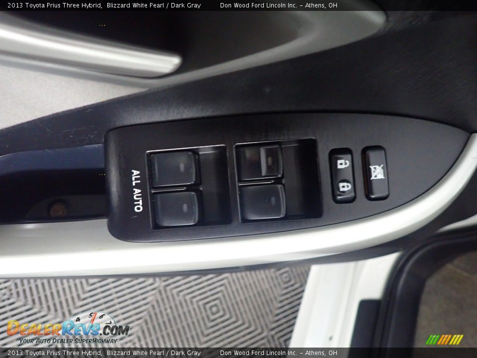 2013 Toyota Prius Three Hybrid Blizzard White Pearl / Dark Gray Photo #22