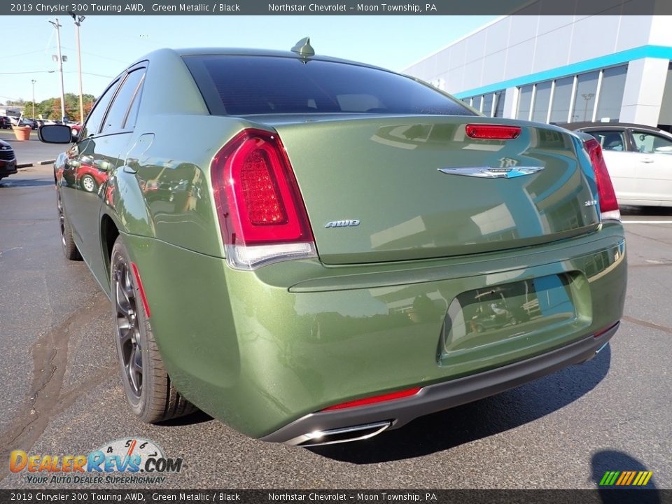 2019 Chrysler 300 Touring AWD Green Metallic / Black Photo #5