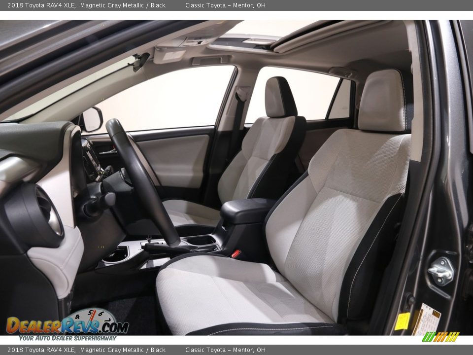 2018 Toyota RAV4 XLE Magnetic Gray Metallic / Black Photo #5
