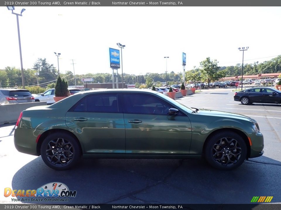 2019 Chrysler 300 Touring AWD Green Metallic / Black Photo #10