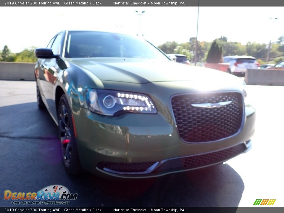 2019 Chrysler 300 Touring AWD Green Metallic / Black Photo #12