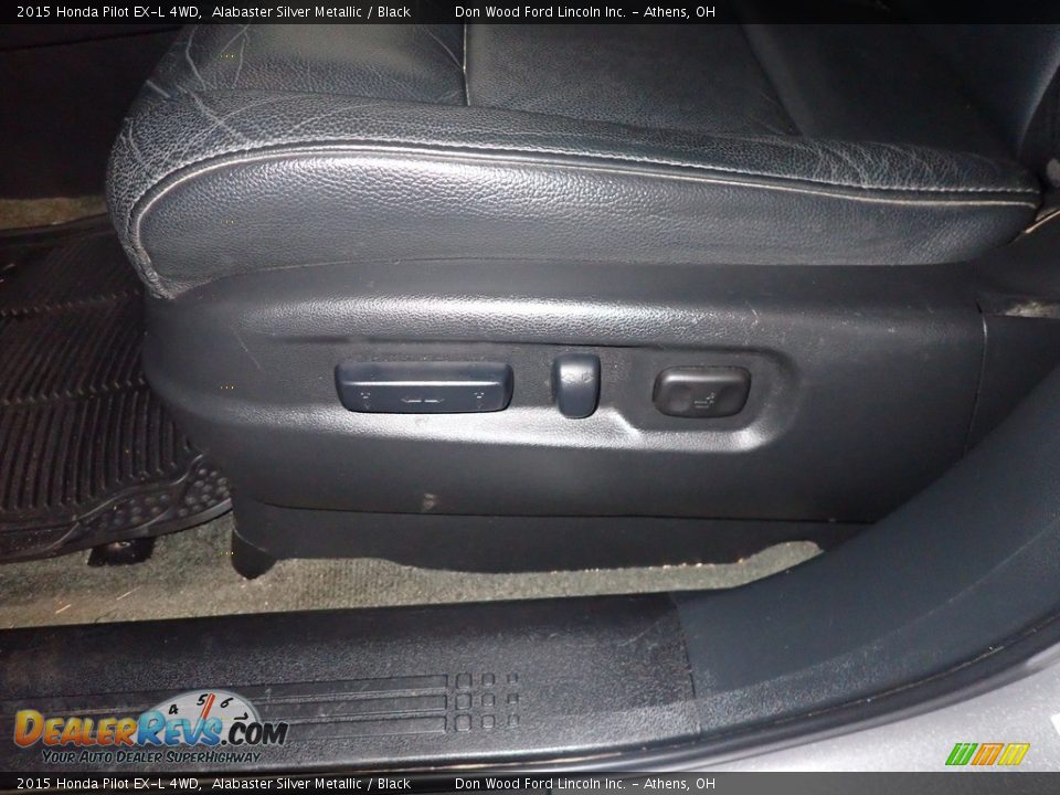 Front Seat of 2015 Honda Pilot EX-L 4WD Photo #28