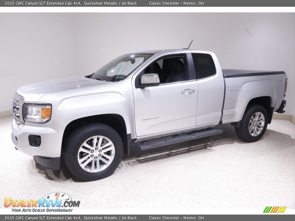Front 3/4 View of 2015 GMC Canyon SLT Extended Cab 4x4 Photo #3