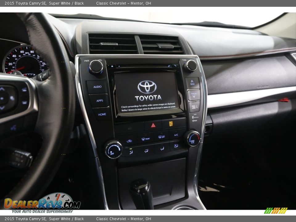 2015 Toyota Camry SE Super White / Black Photo #9