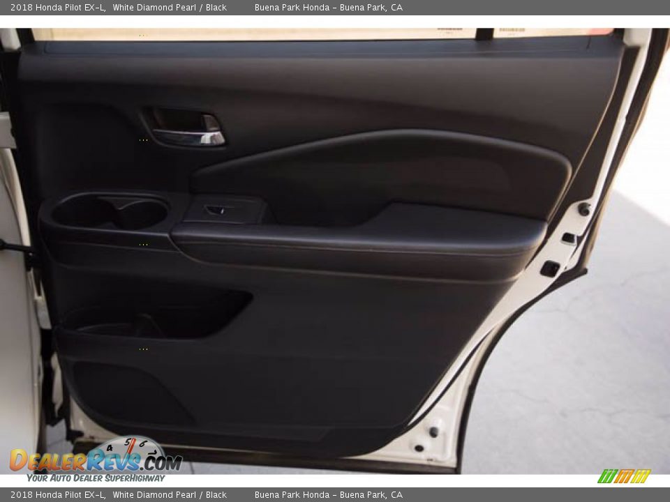 Door Panel of 2018 Honda Pilot EX-L Photo #34