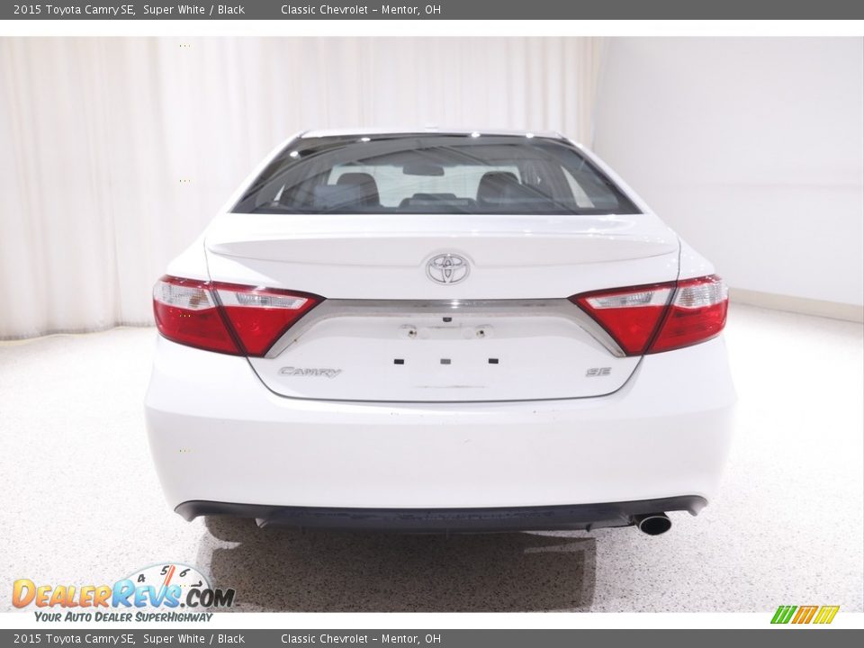 2015 Toyota Camry SE Super White / Black Photo #18