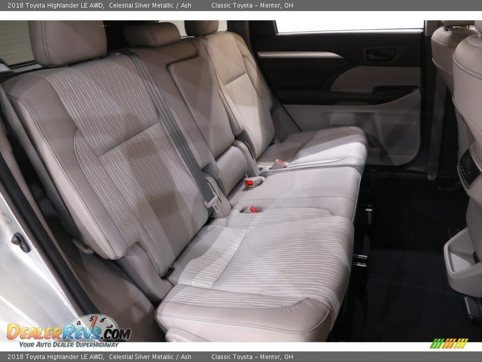 2018 Toyota Highlander LE AWD Celestial Silver Metallic / Ash Photo #15