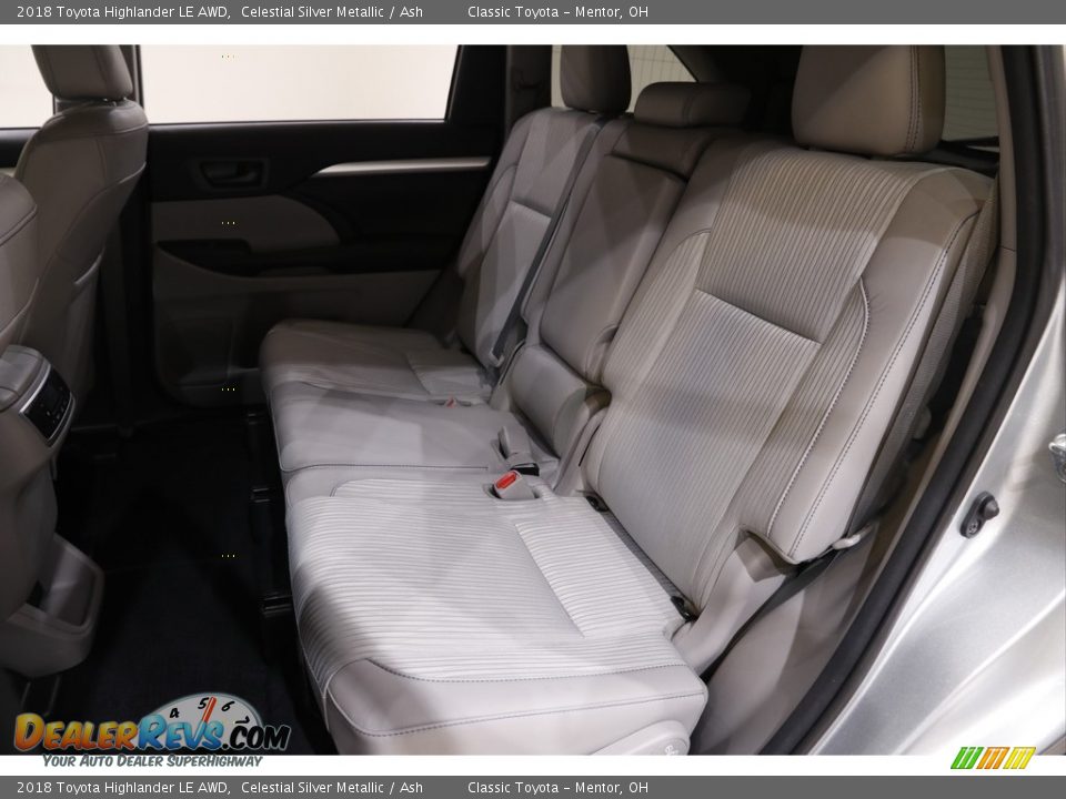 2018 Toyota Highlander LE AWD Celestial Silver Metallic / Ash Photo #16