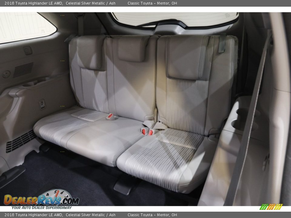 2018 Toyota Highlander LE AWD Celestial Silver Metallic / Ash Photo #17