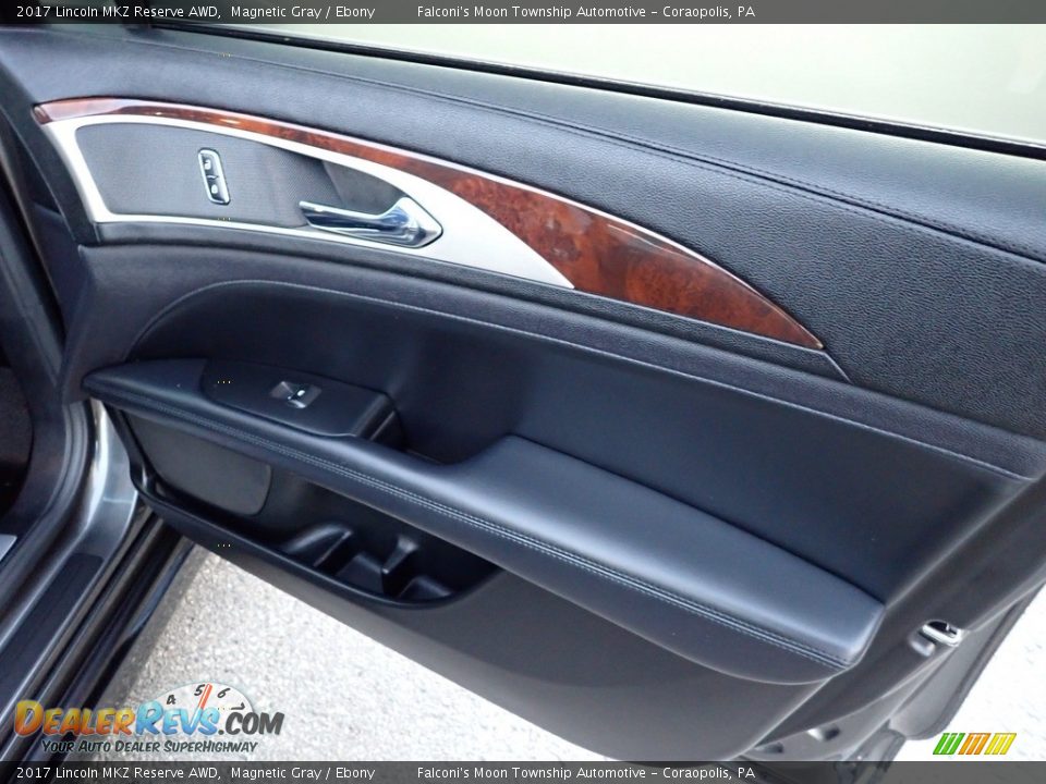 Door Panel of 2017 Lincoln MKZ Reserve AWD Photo #16