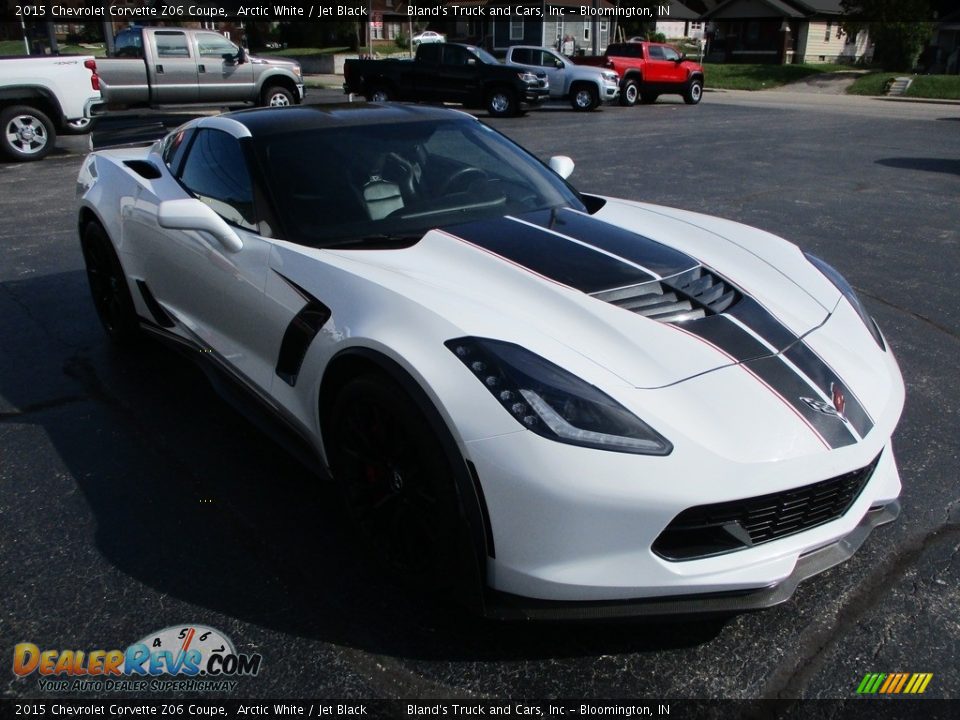 Front 3/4 View of 2015 Chevrolet Corvette Z06 Coupe Photo #5