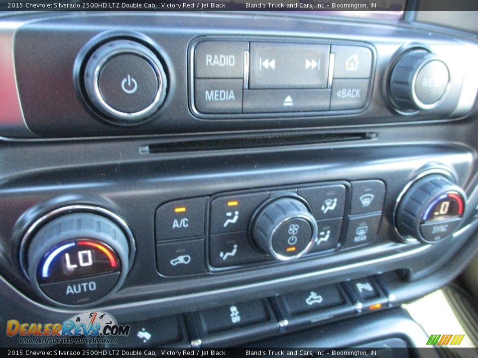 Controls of 2015 Chevrolet Silverado 2500HD LTZ Double Cab Photo #25