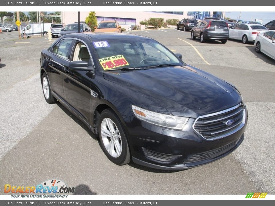2015 Ford Taurus SE Tuxedo Black Metallic / Dune Photo #3