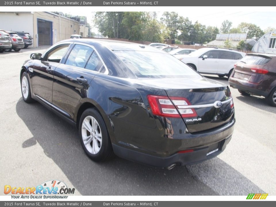 2015 Ford Taurus SE Tuxedo Black Metallic / Dune Photo #7