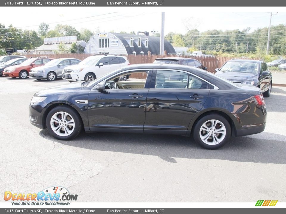 2015 Ford Taurus SE Tuxedo Black Metallic / Dune Photo #8