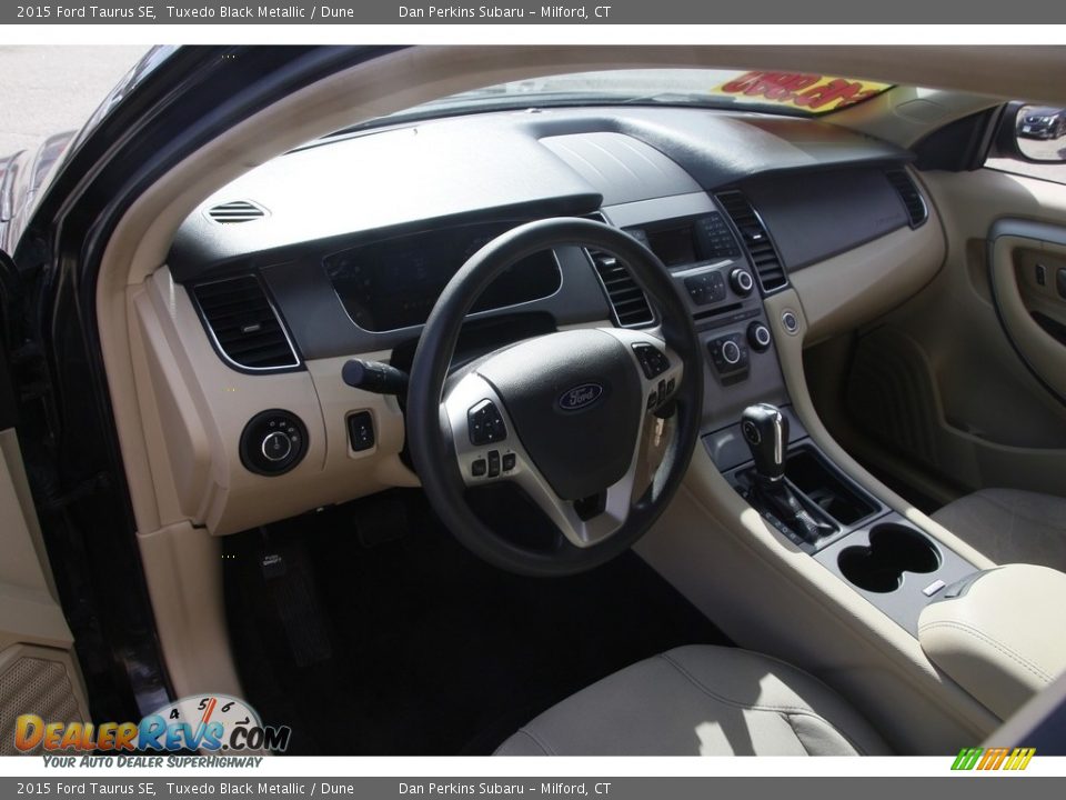 2015 Ford Taurus SE Tuxedo Black Metallic / Dune Photo #10