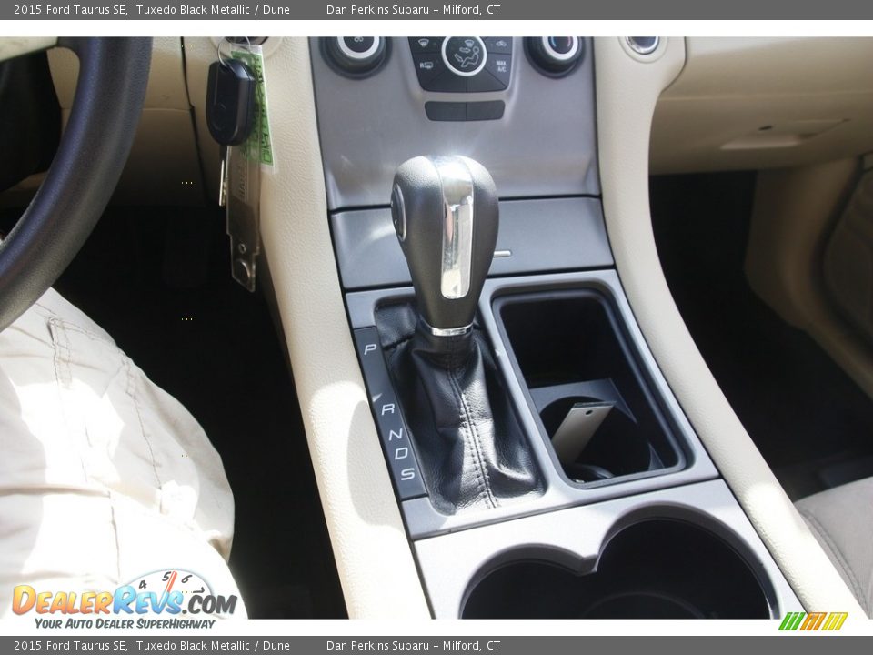 2015 Ford Taurus SE Tuxedo Black Metallic / Dune Photo #19