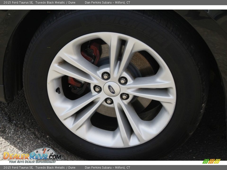 2015 Ford Taurus SE Tuxedo Black Metallic / Dune Photo #20