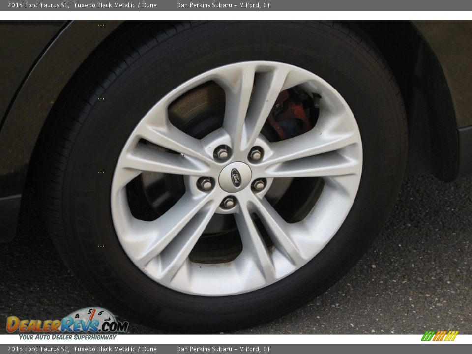 2015 Ford Taurus SE Tuxedo Black Metallic / Dune Photo #22