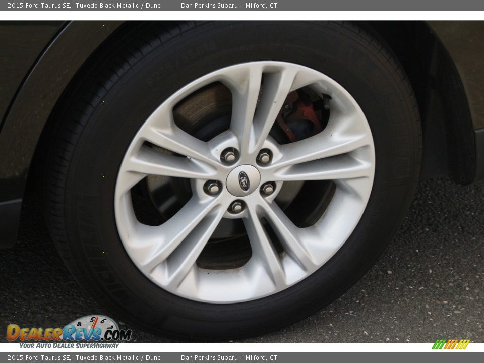 2015 Ford Taurus SE Tuxedo Black Metallic / Dune Photo #23