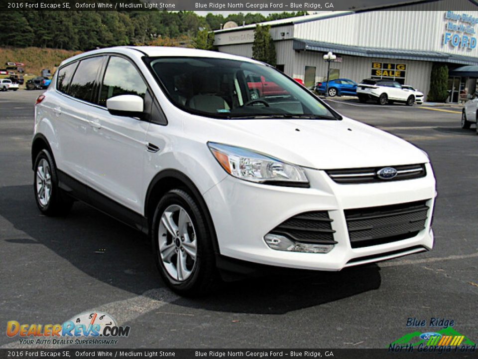 2016 Ford Escape SE Oxford White / Medium Light Stone Photo #7