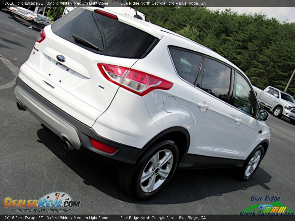 2016 Ford Escape SE Oxford White / Medium Light Stone Photo #26