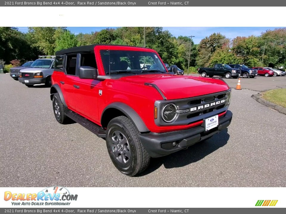 Front 3/4 View of 2021 Ford Bronco Big Bend 4x4 4-Door Photo #1