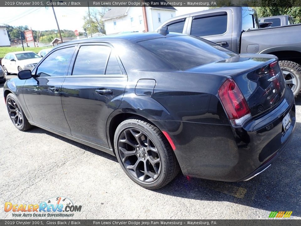 2019 Chrysler 300 S Gloss Black / Black Photo #2