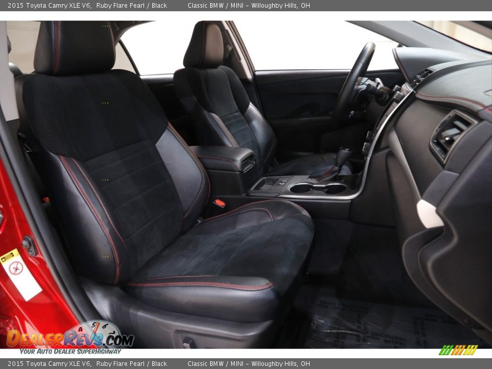 Front Seat of 2015 Toyota Camry XLE V6 Photo #16