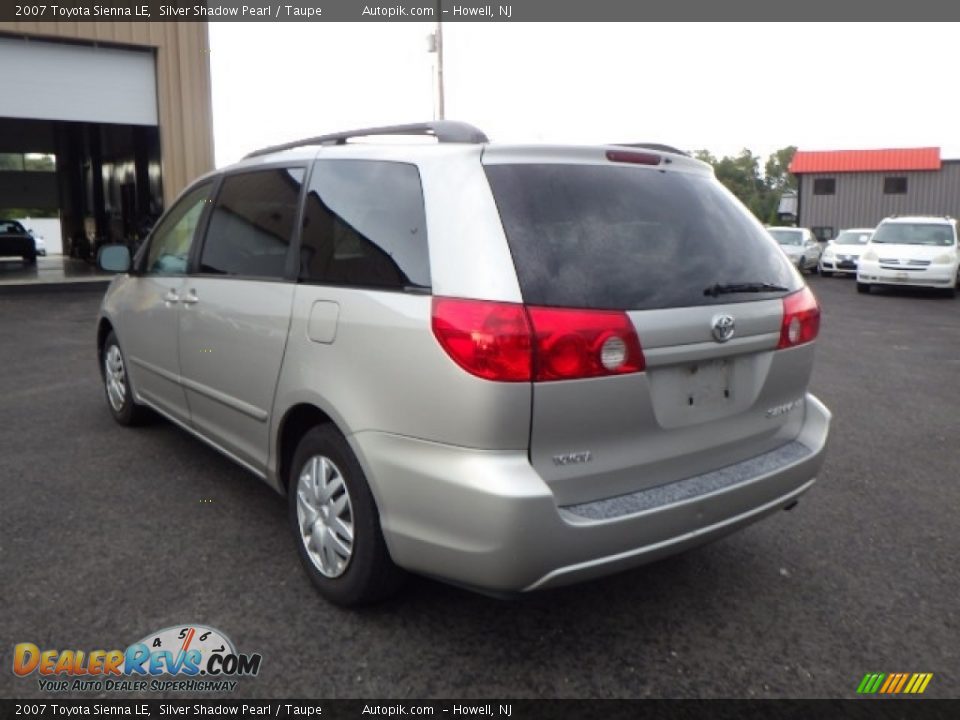 2007 Toyota Sienna LE Silver Shadow Pearl / Taupe Photo #4
