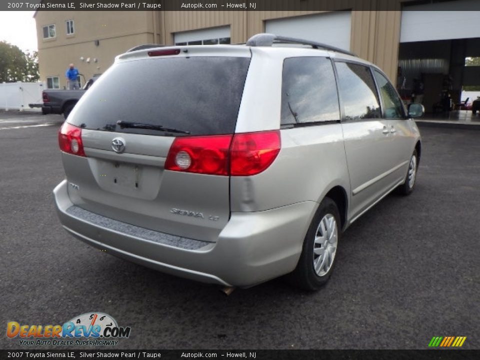 2007 Toyota Sienna LE Silver Shadow Pearl / Taupe Photo #6