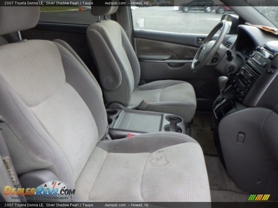2007 Toyota Sienna LE Silver Shadow Pearl / Taupe Photo #8