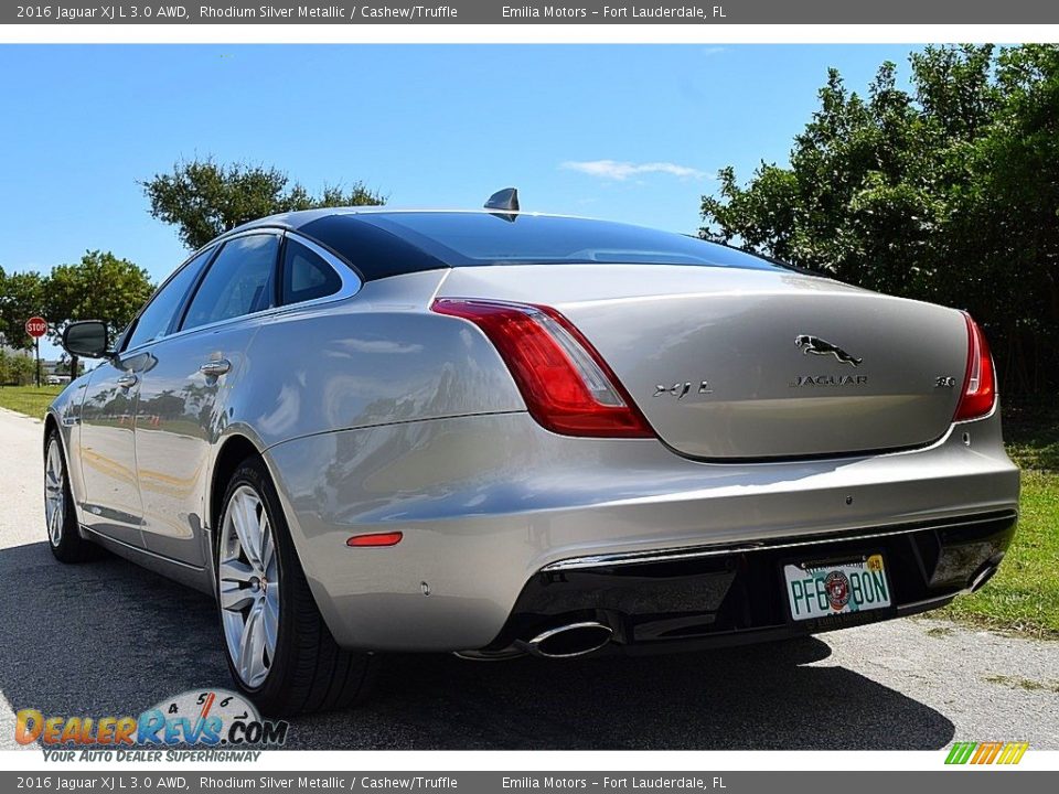 2016 Jaguar XJ L 3.0 AWD Rhodium Silver Metallic / Cashew/Truffle Photo #9