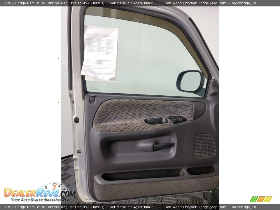 Door Panel of 1999 Dodge Ram 3500 Laramie Regular Cab 4x4 Chassis Photo #12