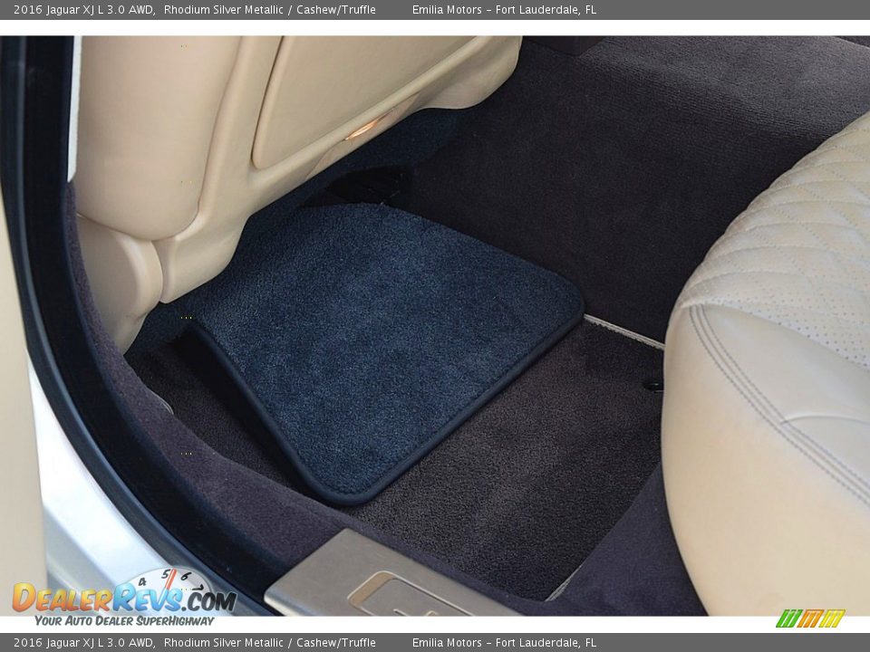 Rear Seat of 2016 Jaguar XJ L 3.0 AWD Photo #29