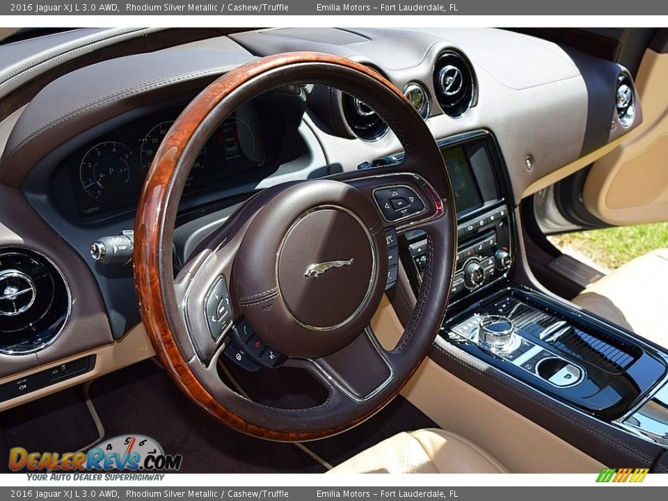 2016 Jaguar XJ L 3.0 AWD Steering Wheel Photo #51