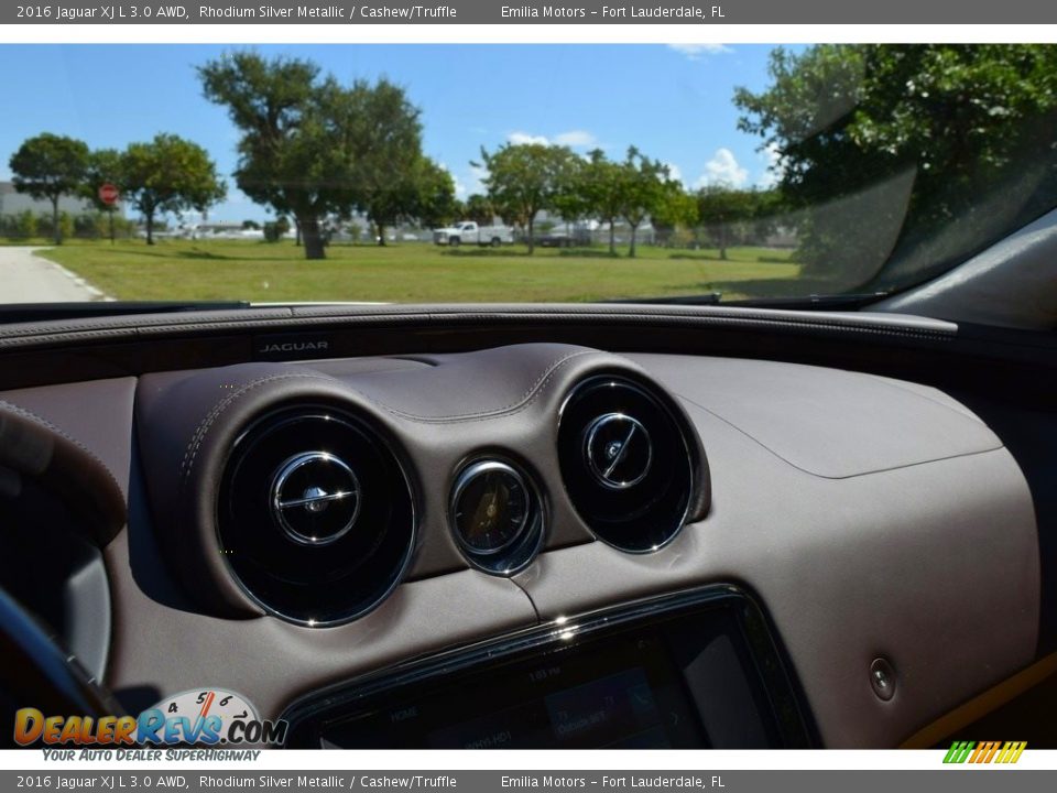 Dashboard of 2016 Jaguar XJ L 3.0 AWD Photo #69