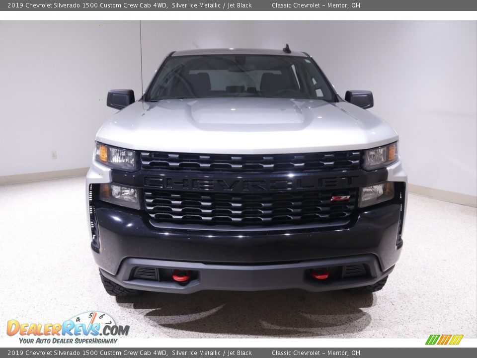 2019 Chevrolet Silverado 1500 Custom Crew Cab 4WD Silver Ice Metallic / Jet Black Photo #2