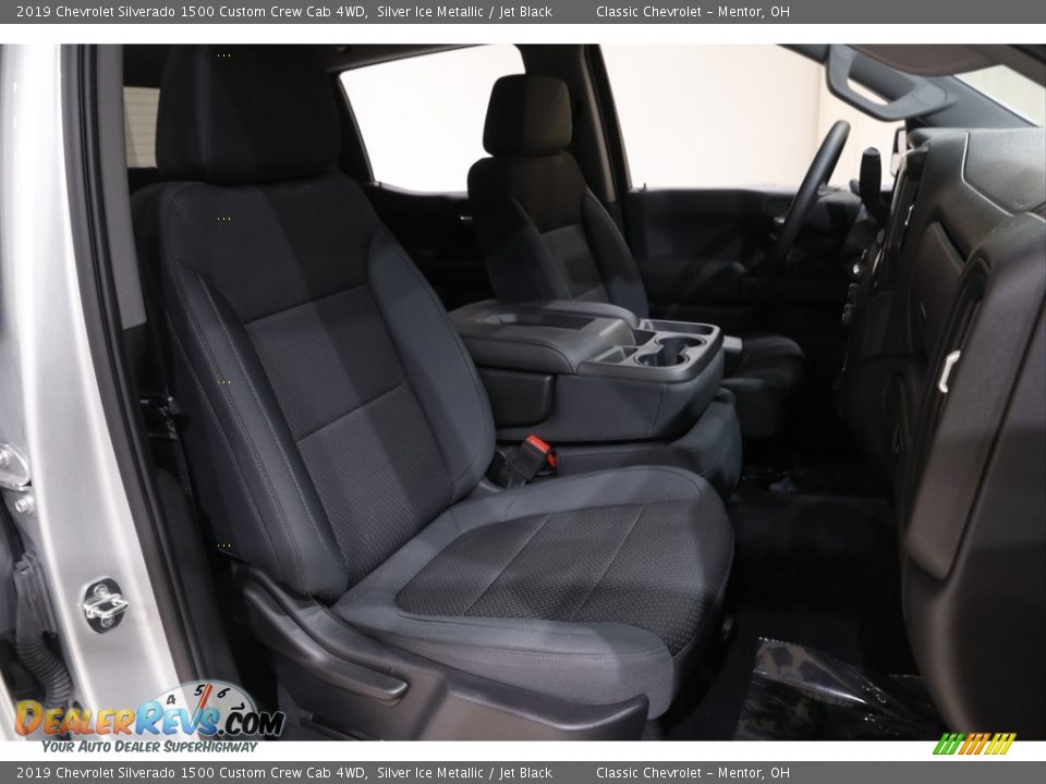 2019 Chevrolet Silverado 1500 Custom Crew Cab 4WD Silver Ice Metallic / Jet Black Photo #16