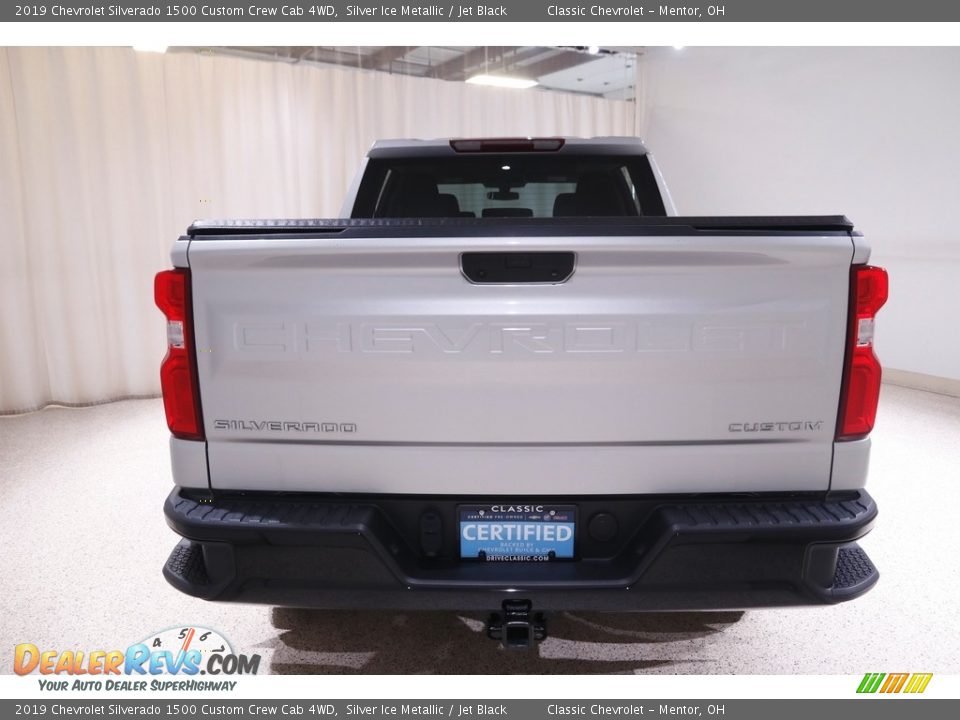 2019 Chevrolet Silverado 1500 Custom Crew Cab 4WD Silver Ice Metallic / Jet Black Photo #19