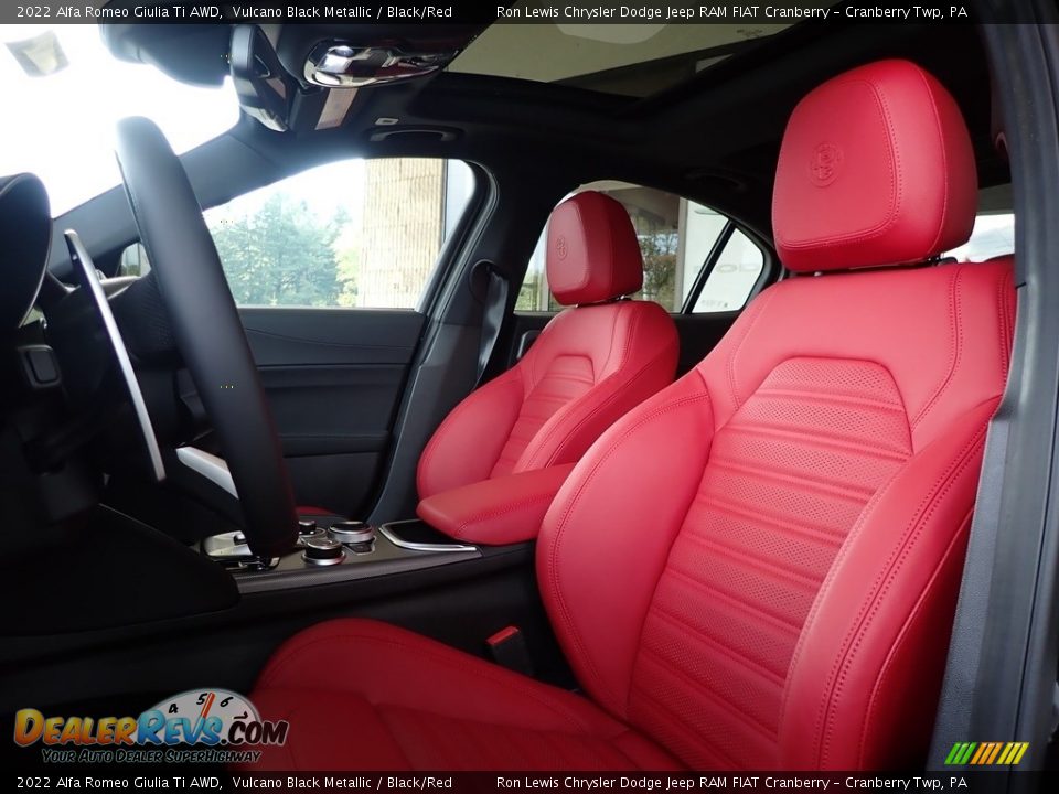 Black/Red Interior - 2022 Alfa Romeo Giulia Ti AWD Photo #12