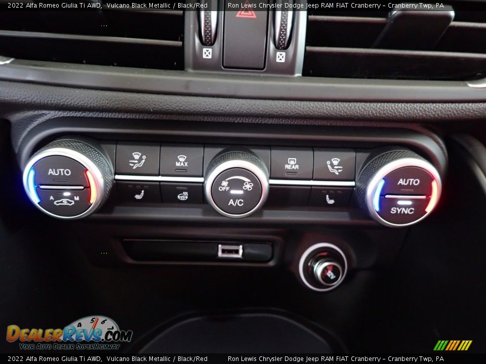 Controls of 2022 Alfa Romeo Giulia Ti AWD Photo #18