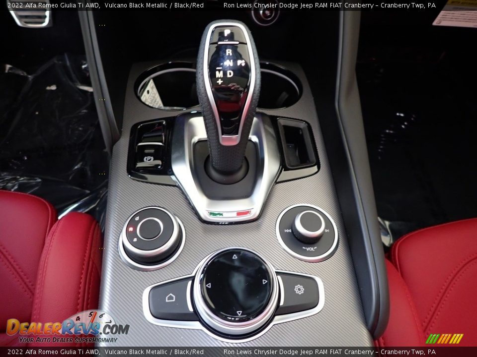 2022 Alfa Romeo Giulia Ti AWD Shifter Photo #19