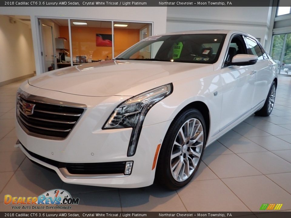 Front 3/4 View of 2018 Cadillac CT6 3.6 Luxury AWD Sedan Photo #2