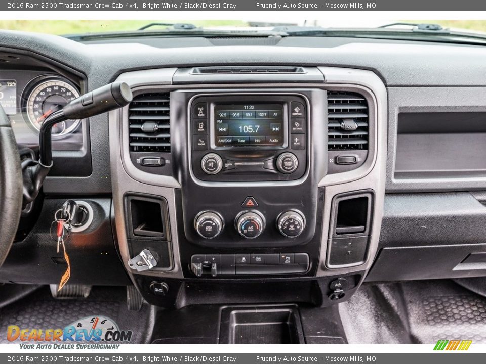 Controls of 2016 Ram 2500 Tradesman Crew Cab 4x4 Photo #32