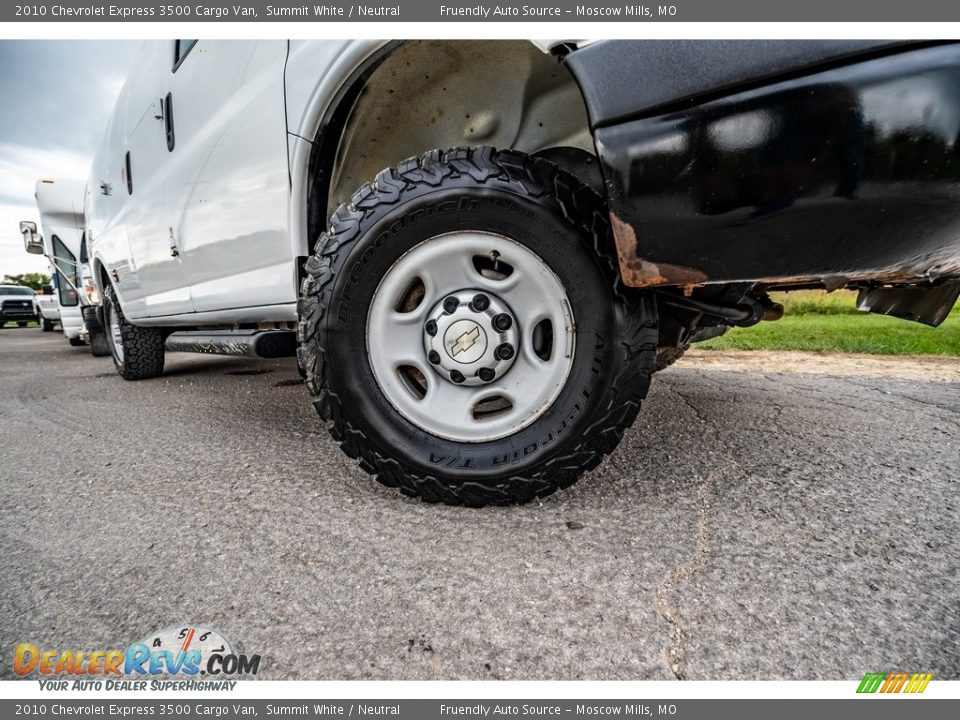 2010 Chevrolet Express 3500 Cargo Van Summit White / Neutral Photo #2