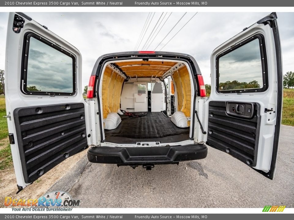 2010 Chevrolet Express 3500 Cargo Van Summit White / Neutral Photo #22