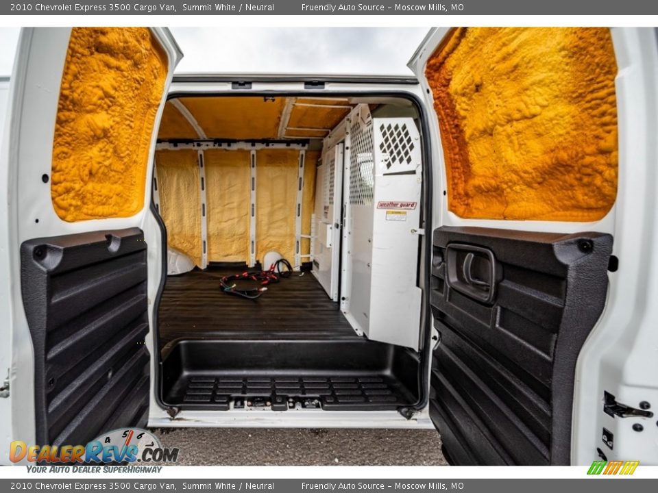 2010 Chevrolet Express 3500 Cargo Van Summit White / Neutral Photo #26