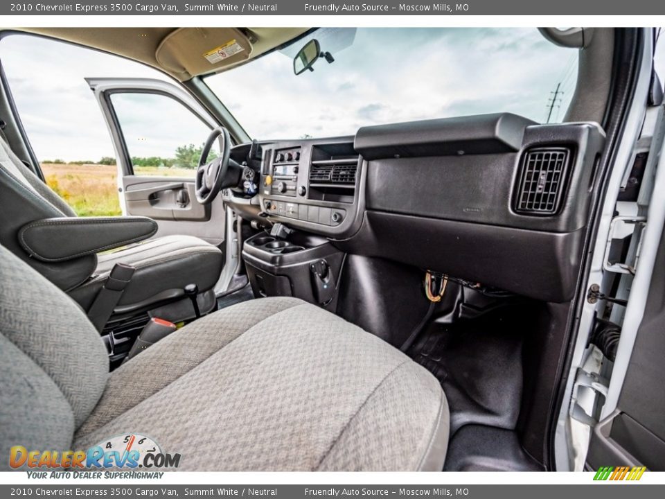 2010 Chevrolet Express 3500 Cargo Van Summit White / Neutral Photo #29