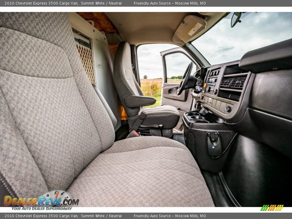 2010 Chevrolet Express 3500 Cargo Van Summit White / Neutral Photo #30